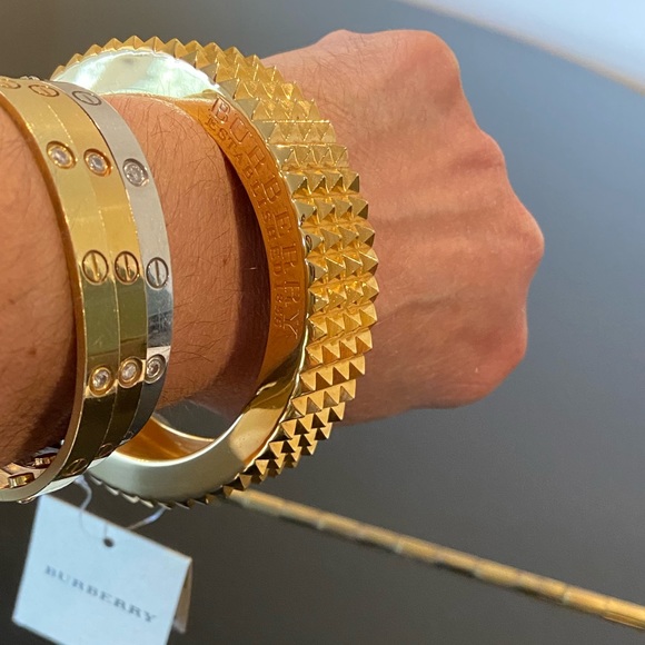 NWT Authentic Luxury Minimalist RARE Burberry gold plated spiked bangle/bracelet - Picture 6 of 17